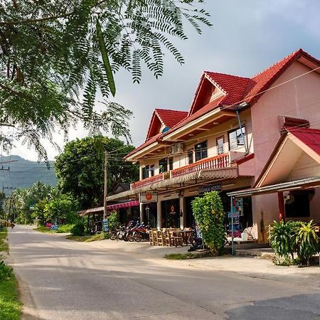 Baan Kai Hostel Baan Khai Exteriör bild