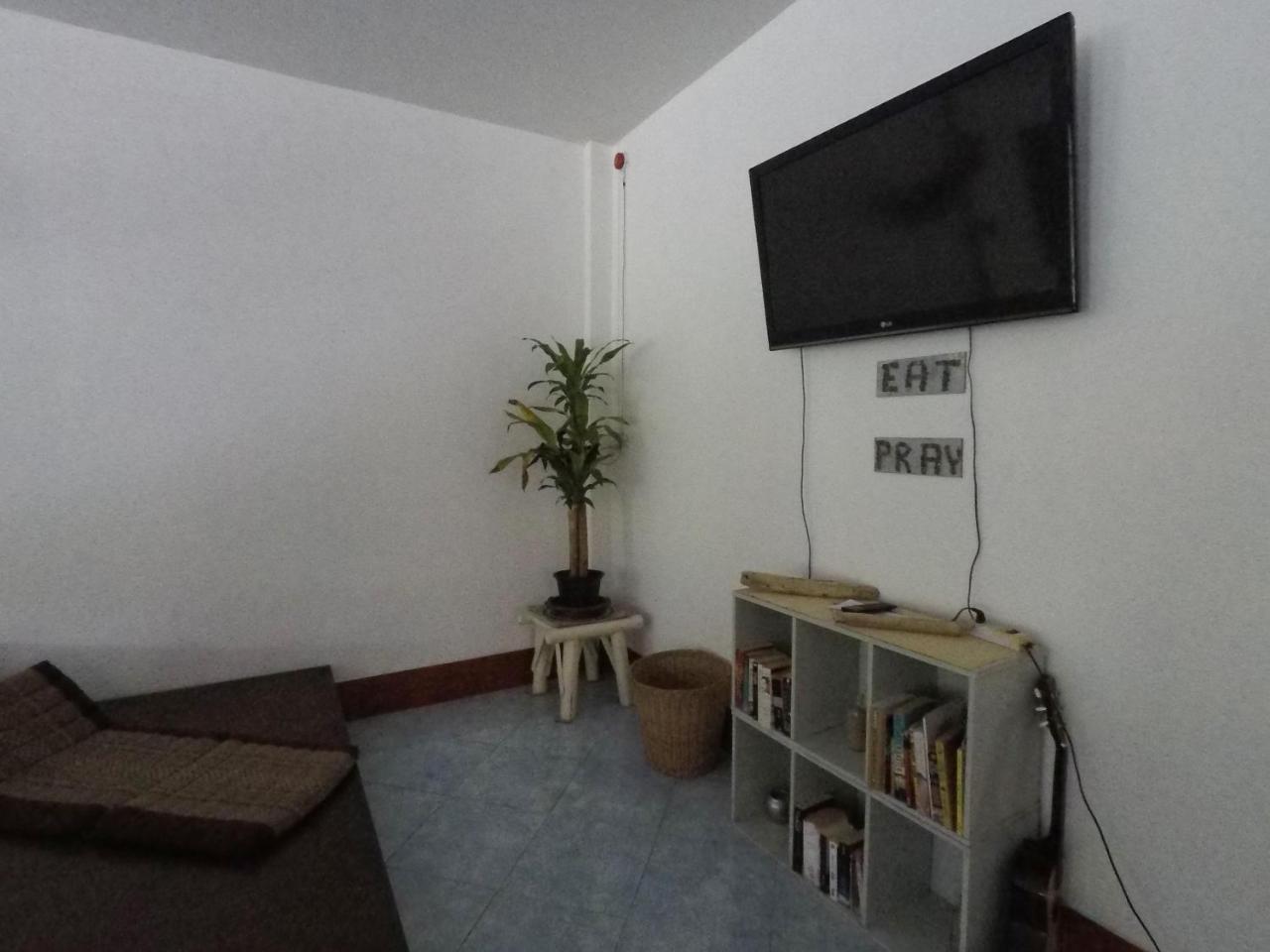 Baan Kai Hostel Baan Khai Exteriör bild